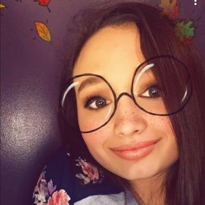 Meet your Posher, Kendra